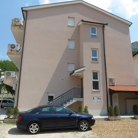 V Urbana Apartment Podstrana