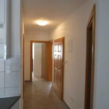 V Urbana * Podstrana
